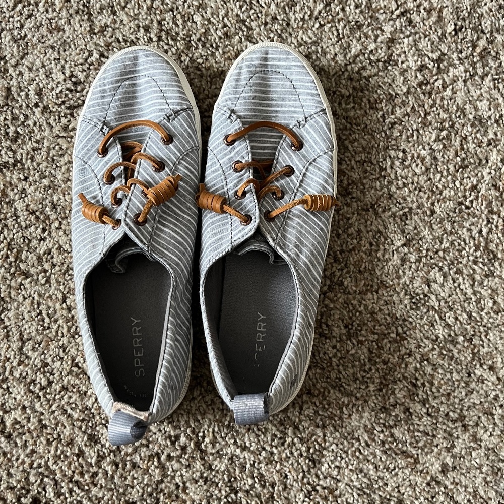 Women’s Sperry canvas sneakers